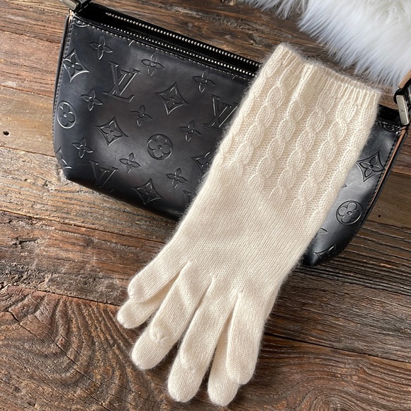 Macy's Accessories Macys 0 Cashmere Mittens Nwt Poshmark